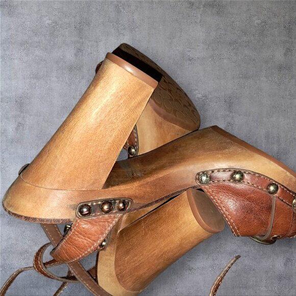 Old School Vintage Coach Size 10 Wooden Heel Strap Platforms in British Tan - Picture 8 of 14
